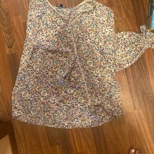 Long sleeve floral top